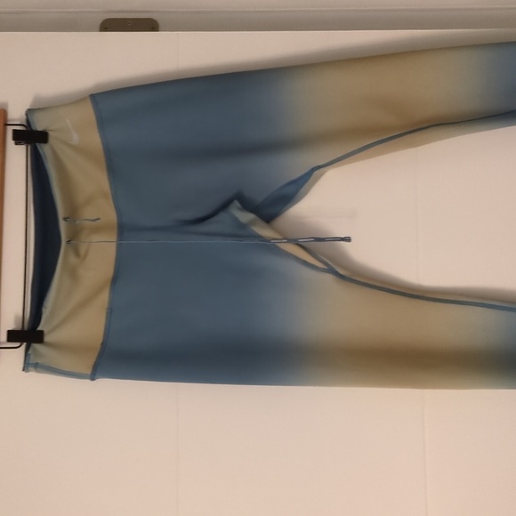 Nike Reversible Baby Blue Buter Yellow Leggings Athleasure Running Athletic Sz L - Picture 2 of 14